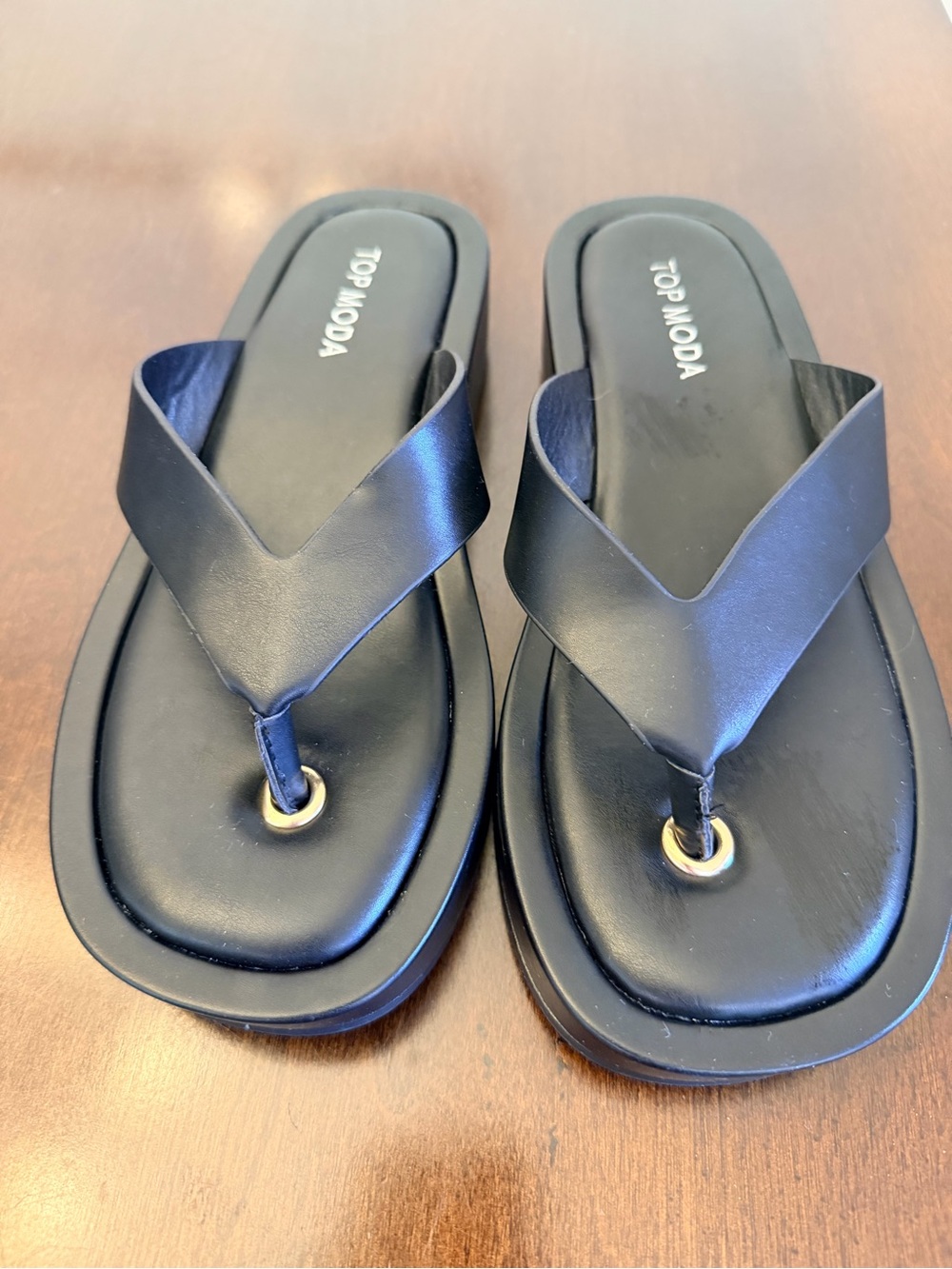 TOP Moda Black V‑Strap Thong Sandals with Gold Accent